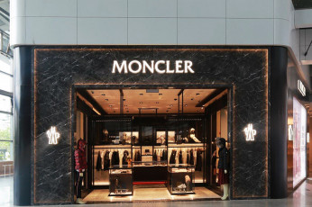 Moncler Store Area 17 Architecture and Interiors